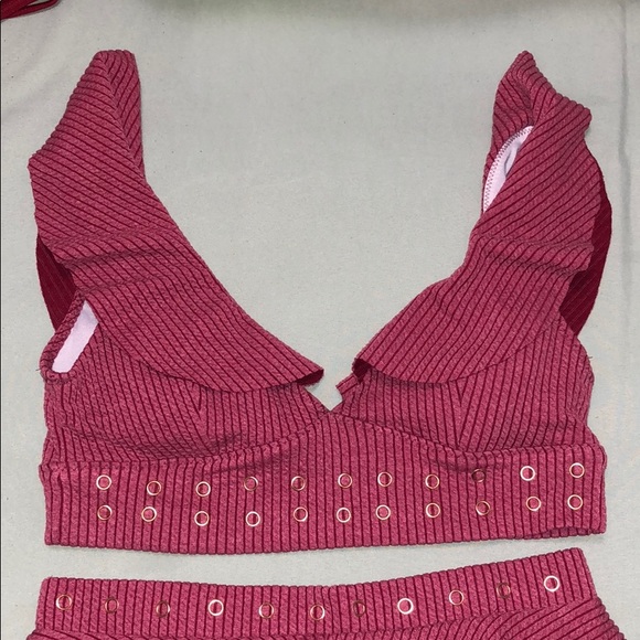 Cutest bikini ruffle set with gold accents - Picture 2 of 3